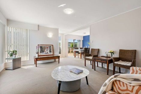 Photo of property in 10 Ellison Place, Pakuranga Heights, Auckland, 2010