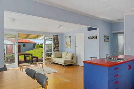 Photo of property in 47 Pinedale Crescent, Riversdale Beach, Masterton, 5872