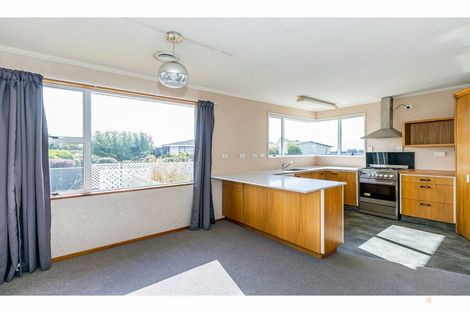 Photo of property in 19 Timaru Road, Waimate, 7924