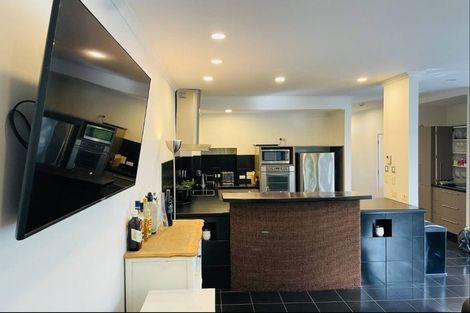 Photo of property in 28 Waterview Downs, Waterview, Auckland, 1026