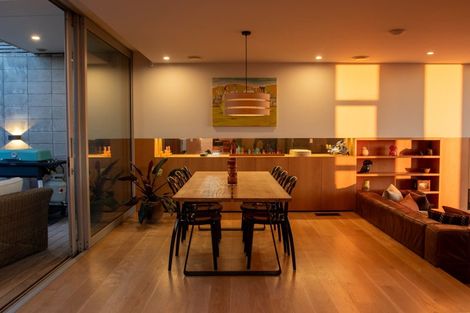 Photo of property in 10 Seascape View, Paremata, Porirua, 5024