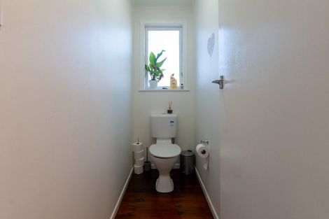 Photo of property in 7 Arlette Place, Massey, Auckland, 0614