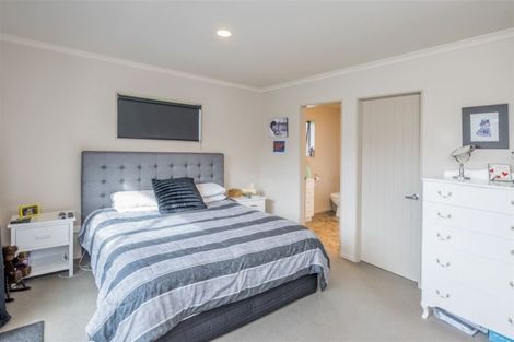 Photo of property in 16 Okarito Avenue, Levin, 5510