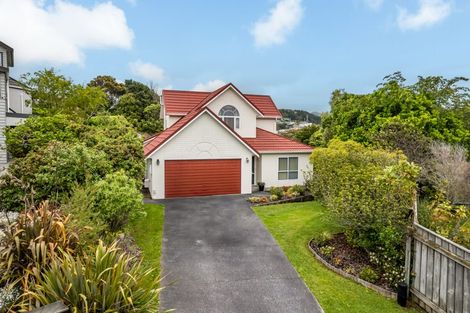 Photo of property in 21 Saunders Close, Whitby, Porirua, 5024