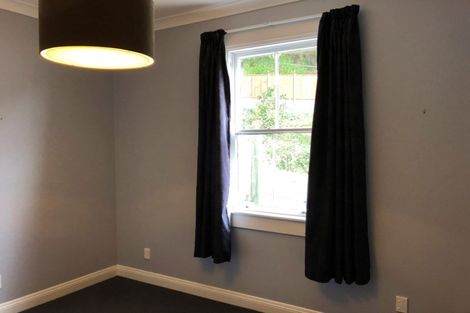 Photo of property in 30b Sutherland Crescent, Melrose, Wellington, 6023