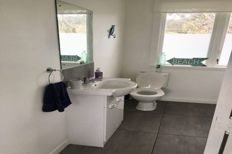 Photo of property in 132 Maunsell Road, Port Waikato, Tuakau, 2695