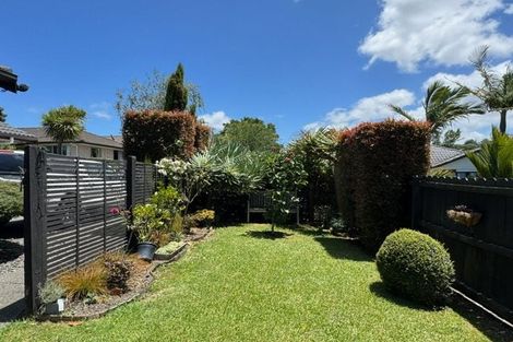 Photo of property in 22 Zefiro Drive, Massey, Auckland, 0614