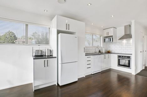 Photo of property in 37b Salisbury Road, Birkdale, Auckland, 0626
