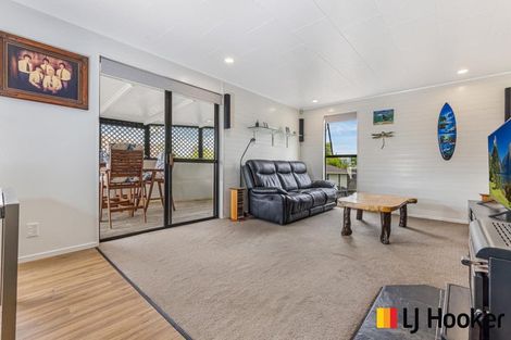 Photo of property in 189 Carnoustie Drive, Wattle Downs, Auckland, 2103