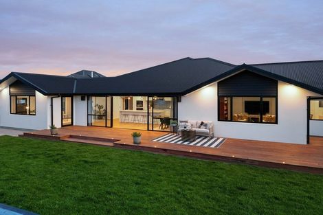 Photo of property in 7 Oakville Close, Rangiora, 7400