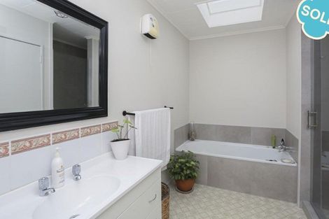 Photo of property in 10a Chilman Street, Strandon, New Plymouth, 4312