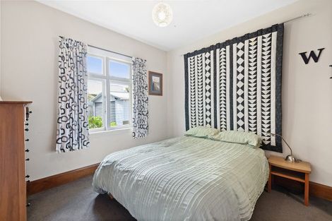 Photo of property in 6 Sandwich Road, Beckenham, Christchurch, 8023