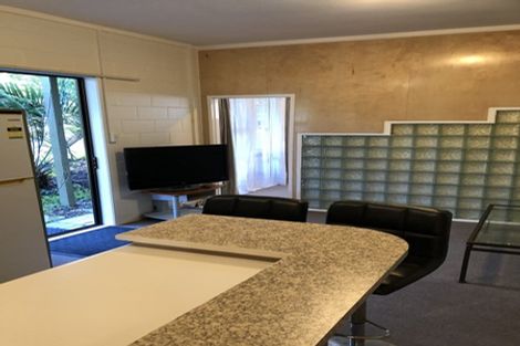 Photo of property in 45 Ravenwood Drive, Forrest Hill, Auckland, 0620