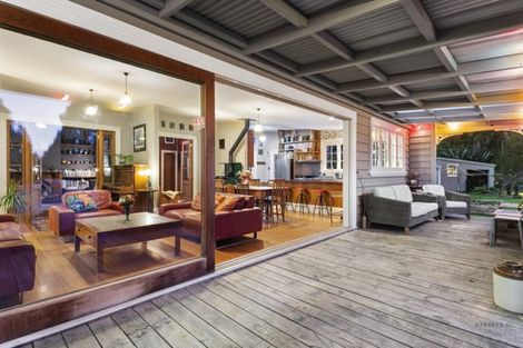 Photo of property in 859-863 West Coast Road, Oratia, Auckland, 0604