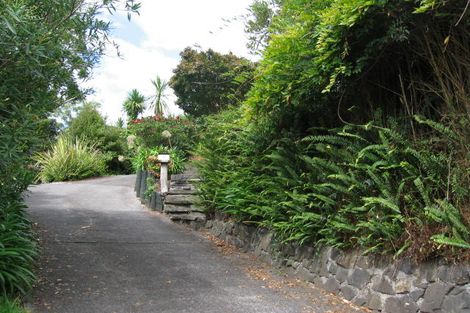 Photo of property in 17 Opou Road, Titirangi, Auckland, 0604