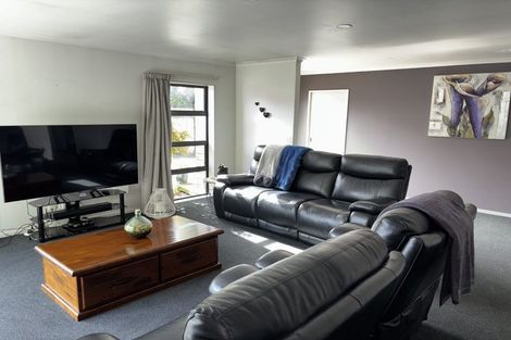 Photo of property in 205a Wainuiomata Road, Wainuiomata, Lower Hutt, 5014