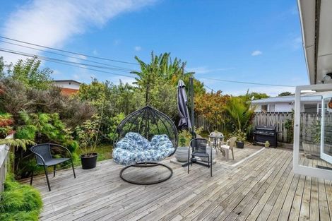 Photo of property in 1/141 Edmonton Road, Te Atatu South, Auckland, 0610