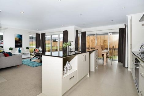 Photo of property in 7 Pohue Avenue, Huapai, Kumeu, 0810