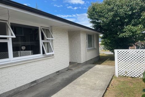 Photo of property in 2/227 Memorial Avenue, Burnside, Christchurch, 8053