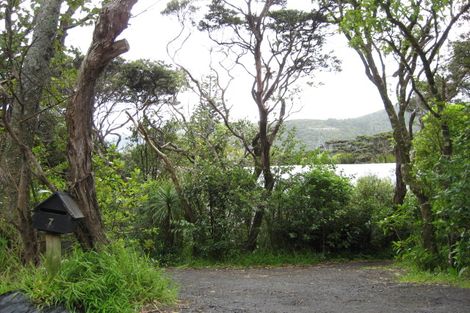 Photo of property in 7 Rayner Road, Piha, New Lynn, 0772