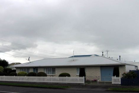 Photo of property in 56 Cambridge Terrace, Masterton, 5810