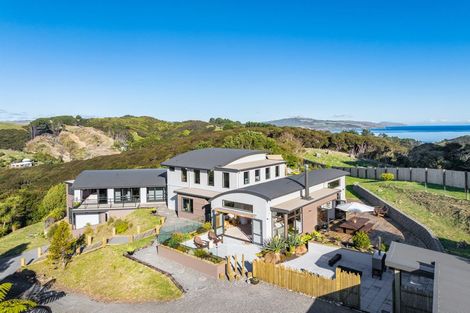 Photo of property in 3 Coroglen Rise, Pukerua Bay, 5026
