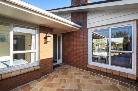 Photo of property in 124 Tiraumea Drive, Pakuranga, Auckland, 2010