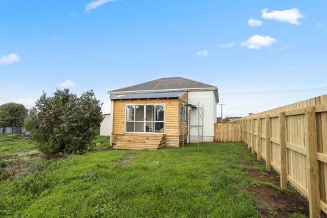 Photo of property in 75 Riemenschneider Street, Manaia, 4612