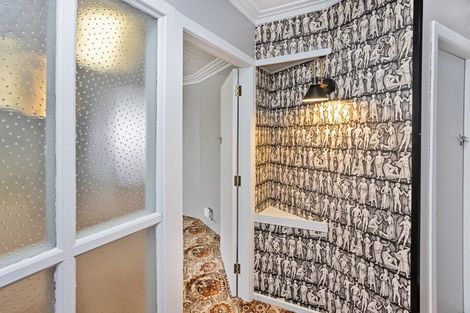 Photo of property in 18 Kilmarnock Street, Wallacetown, 9816