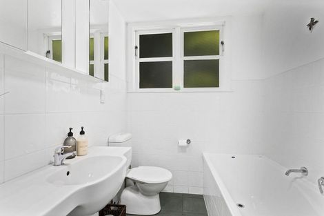 Photo of property in 21 Ngaio Gorge Road, Ngaio, Wellington, 6035