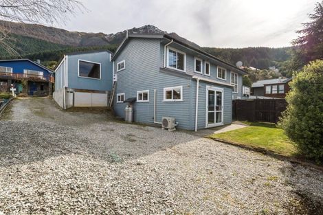 Photo of property in 9 Avalon Crescent, Fernhill, Queenstown, 9300