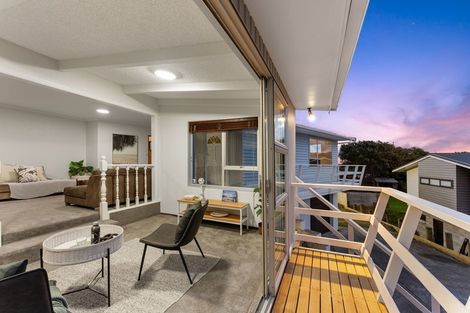 Photo of property in 6 Lindale Grove, Waikanae Beach, Waikanae, 5036