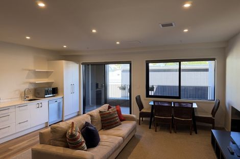 Photo of property in 211/2 Onepu Road, Kilbirnie, Wellington, 6022