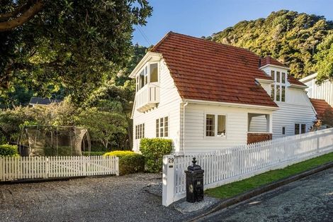 Photo of property in 29 Rona Street, Eastbourne, Lower Hutt, 5013