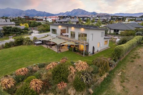 Photo of property in 28 Minaret Ridge, Wanaka, 9305