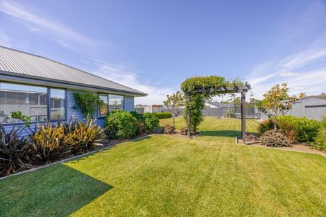 Photo of property in 20 Dee Street, Otane, 4202