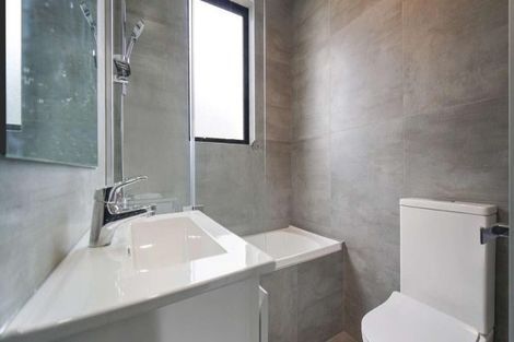 Photo of property in 8b Poruru Close, Papakura, 2110