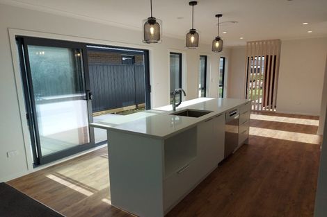 Photo of property in 41 Cynisca Crescent, Wallaceville, Upper Hutt, 5018