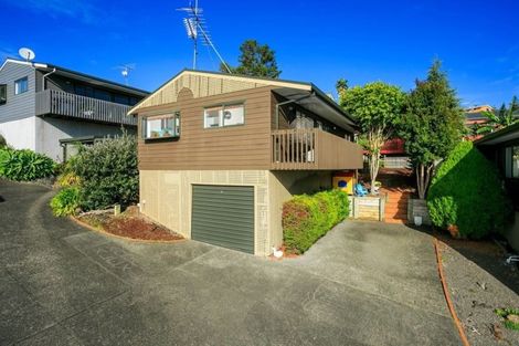 Photo of property in 10/76 Target Road, Totara Vale, Auckland, 0629