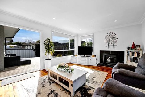 Photo of property in 16 Dives Avenue, Hawera, 4610