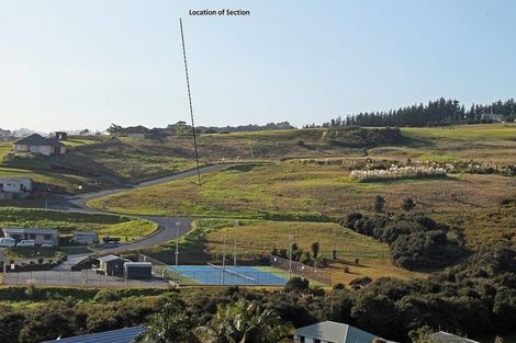 Photo of property in 4 Freyja Crescent, Coopers Beach, 0420