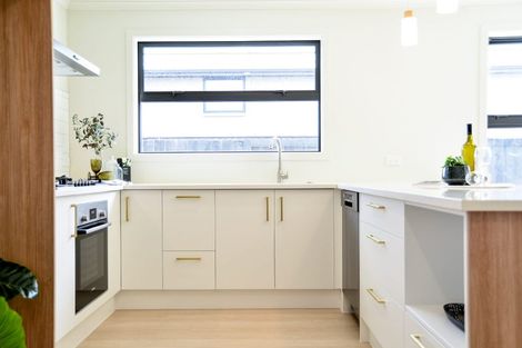 Photo of property in 10 Oralee Terrace, Peacocke, Hamilton, 3206