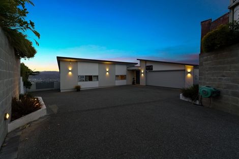 Photo of property in 34 Arahiwi Grove, Tirohanga, Lower Hutt, 5010