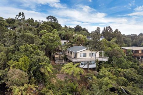 Photo of property in 493 Scenic Drive, Waiatarua, Auckland, 0612