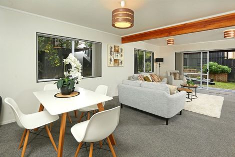 Photo of property in 2/37 Rhinevale Close, Henderson, Auckland, 0612