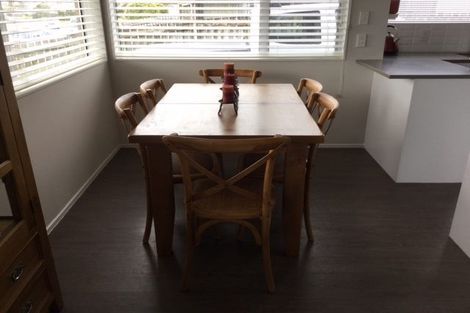 Photo of property in 118 Lakeside Drive, Orewa, 0931