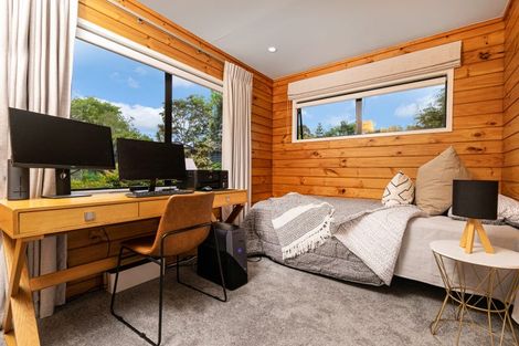 Photo of property in 260a Henderson Valley Road, Henderson, Auckland, 0612