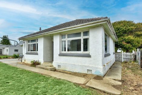 Photo of property in 13 Hunter Street, Edendale, 9825