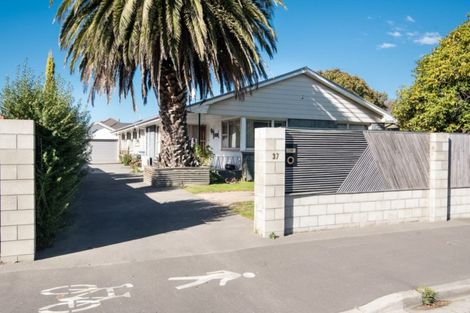 Photo of property in 37 Curletts Road, Sockburn, Christchurch, 8042