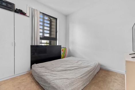 Photo of property in 90 Tarapuka Road, Westgate, Auckland, 0814